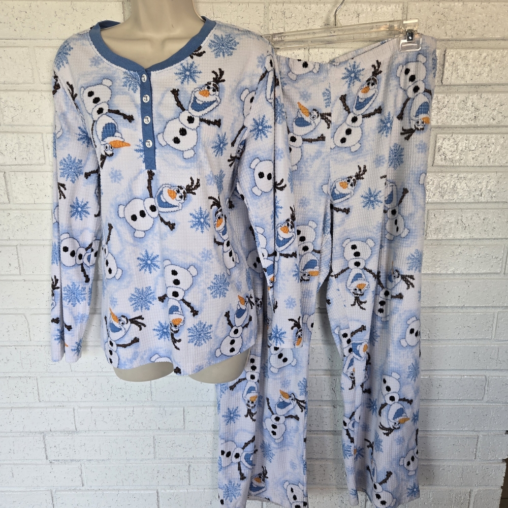 1101 Disney Frozen ladies pajamas.  Disney Blue Snowman Pajama Set
